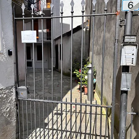 La Vie Est Belle Apartment *