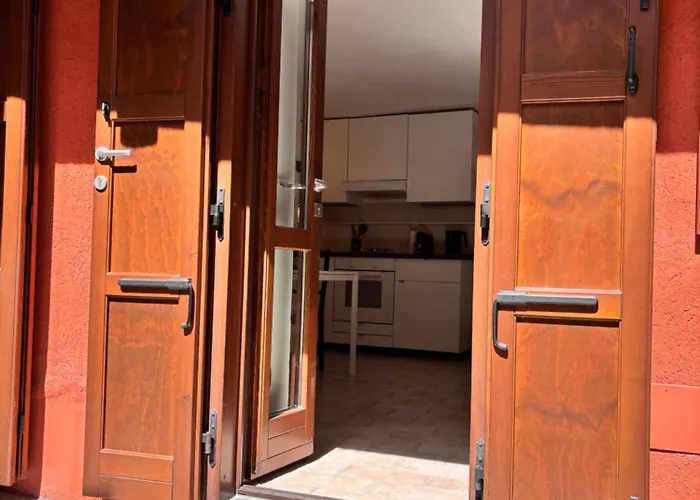 La Vie Est Belle Apartment *