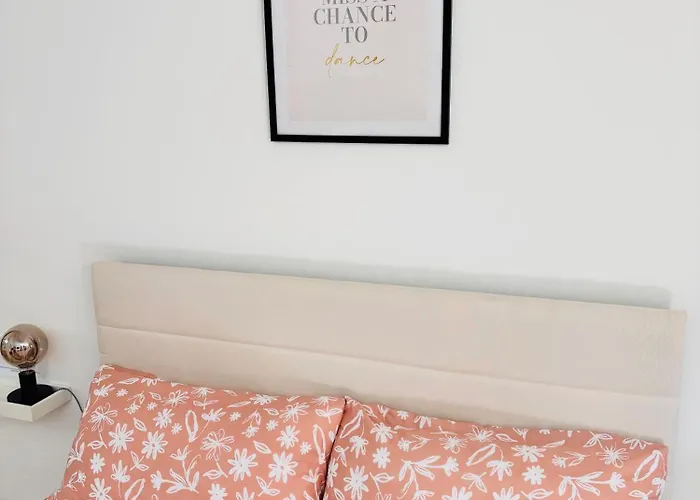 La Vie Est Belle *